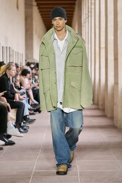Look 29